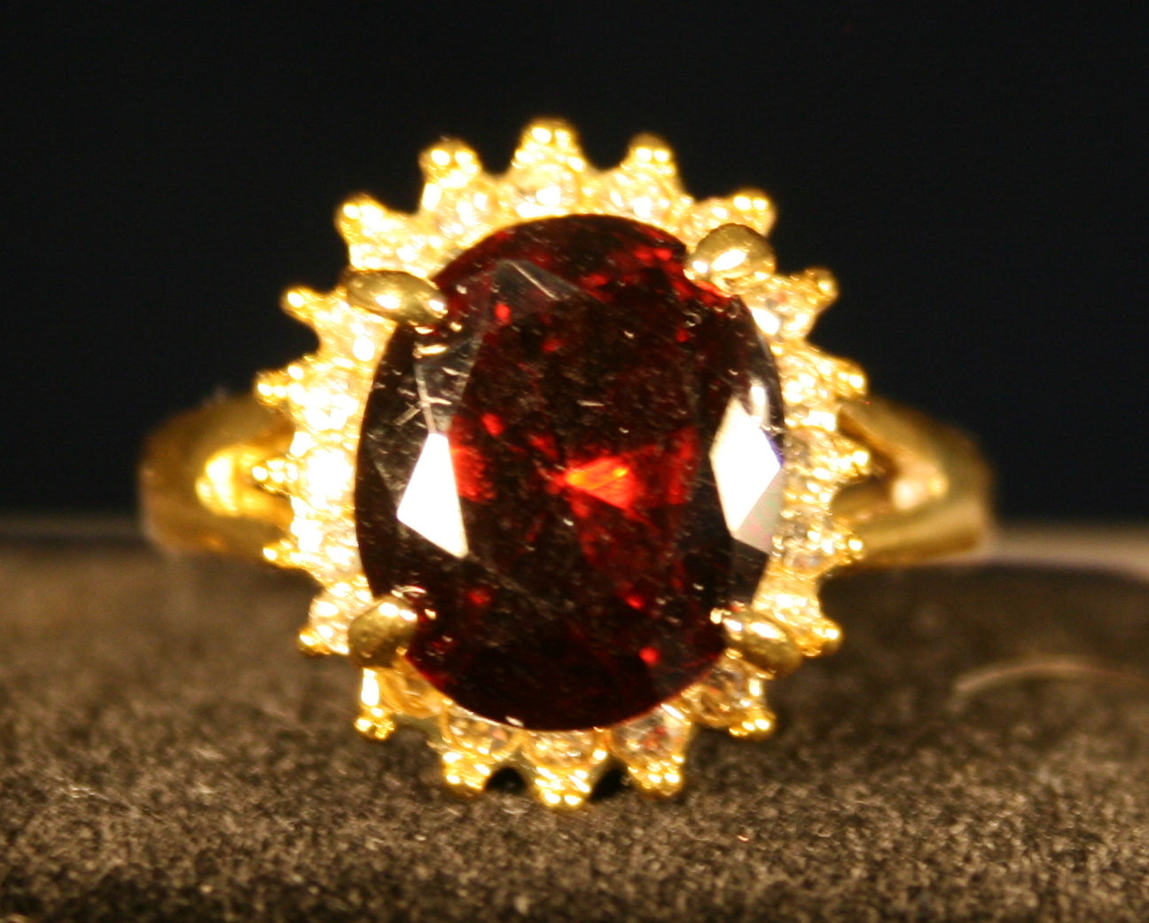 Floral Deep red Oval gemstone