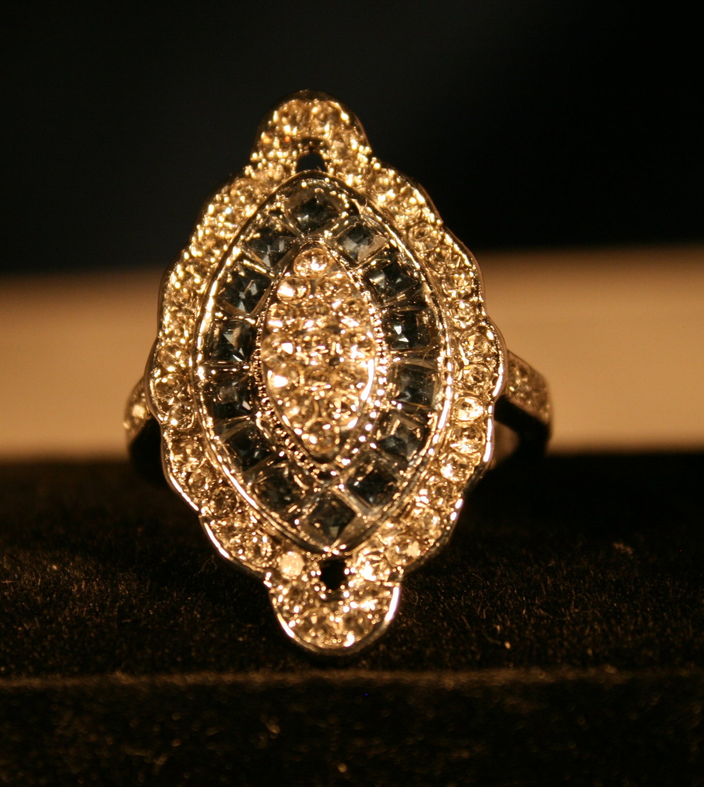 Scalloped ring with intricate design